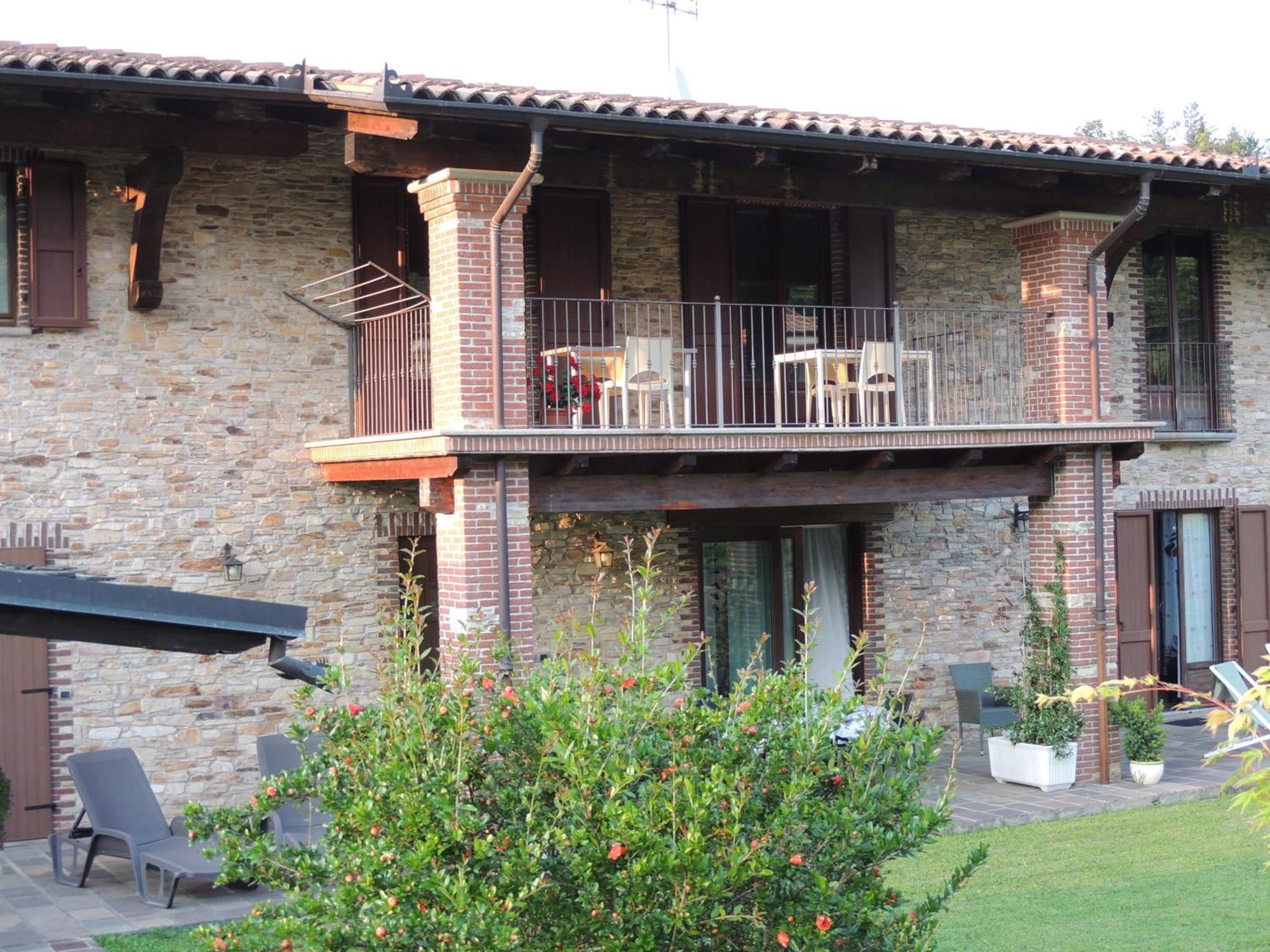 B&B Casa Bella Comba Vignolo Exterior foto